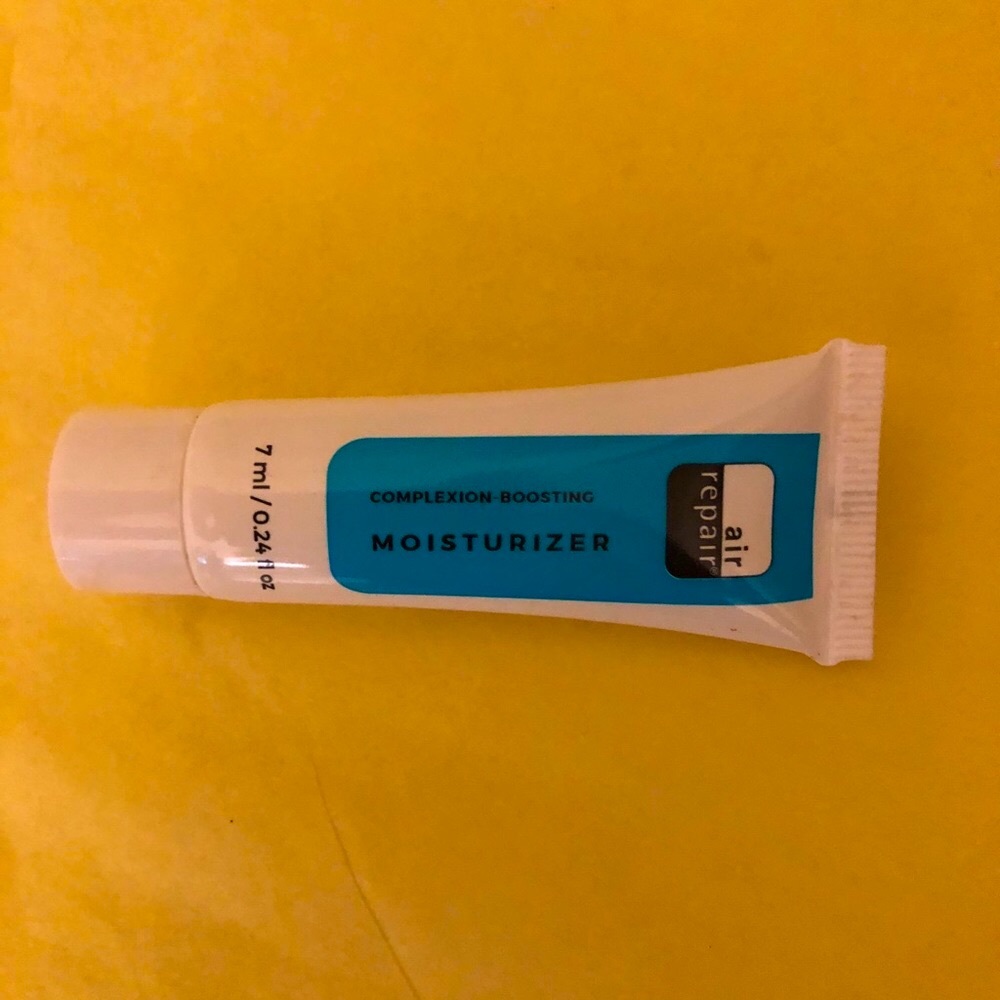 COMPLEXION BOOSTING MOISTURIZER